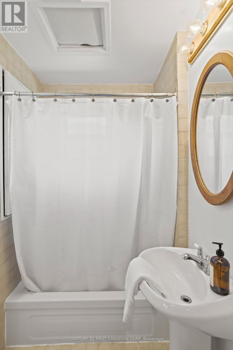 872 Lovett Street, London East, Ontario  N5Z 1N5 - Photo 18 - X12601494