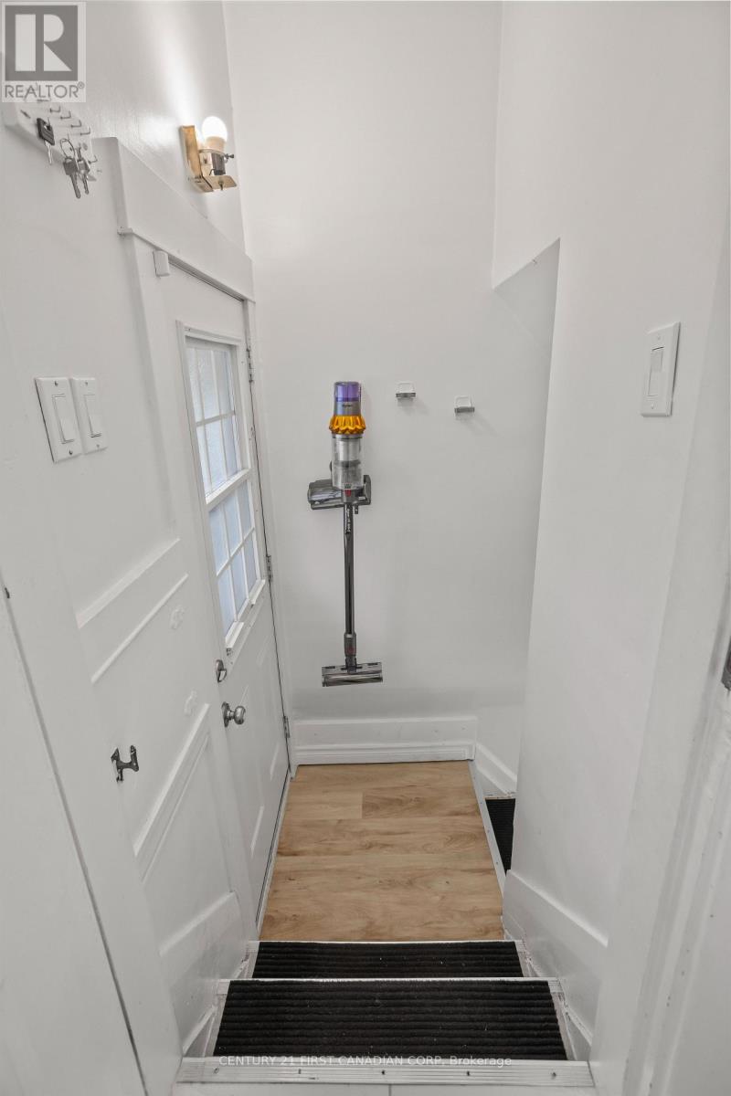 872 Lovett Street, London East, Ontario  N5Z 1N5 - Photo 25 - X12601494