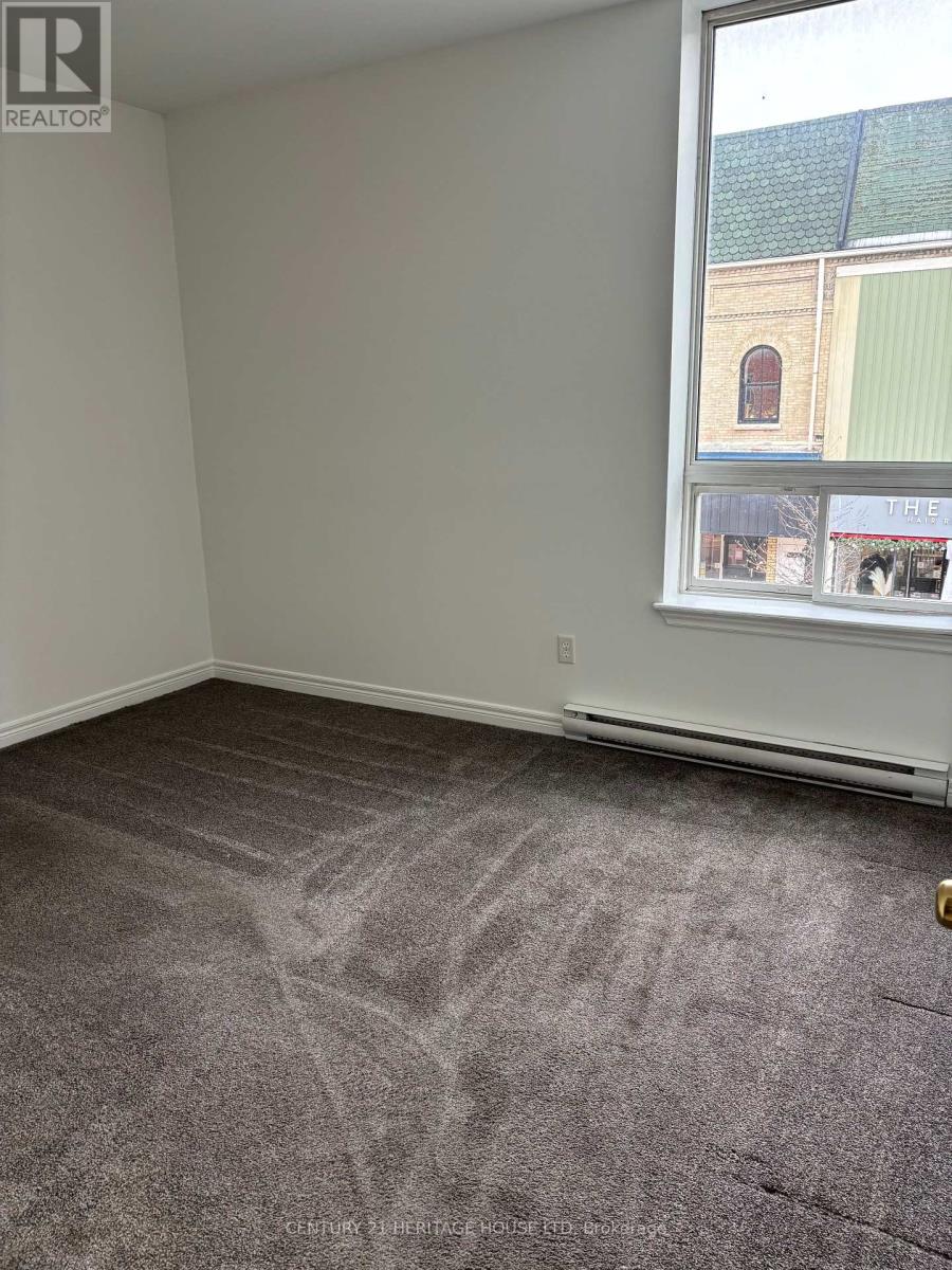 1 - 580 Talbot Street, St. Thomas, Ontario  N5P 1C4 - Photo 4 - X12601590