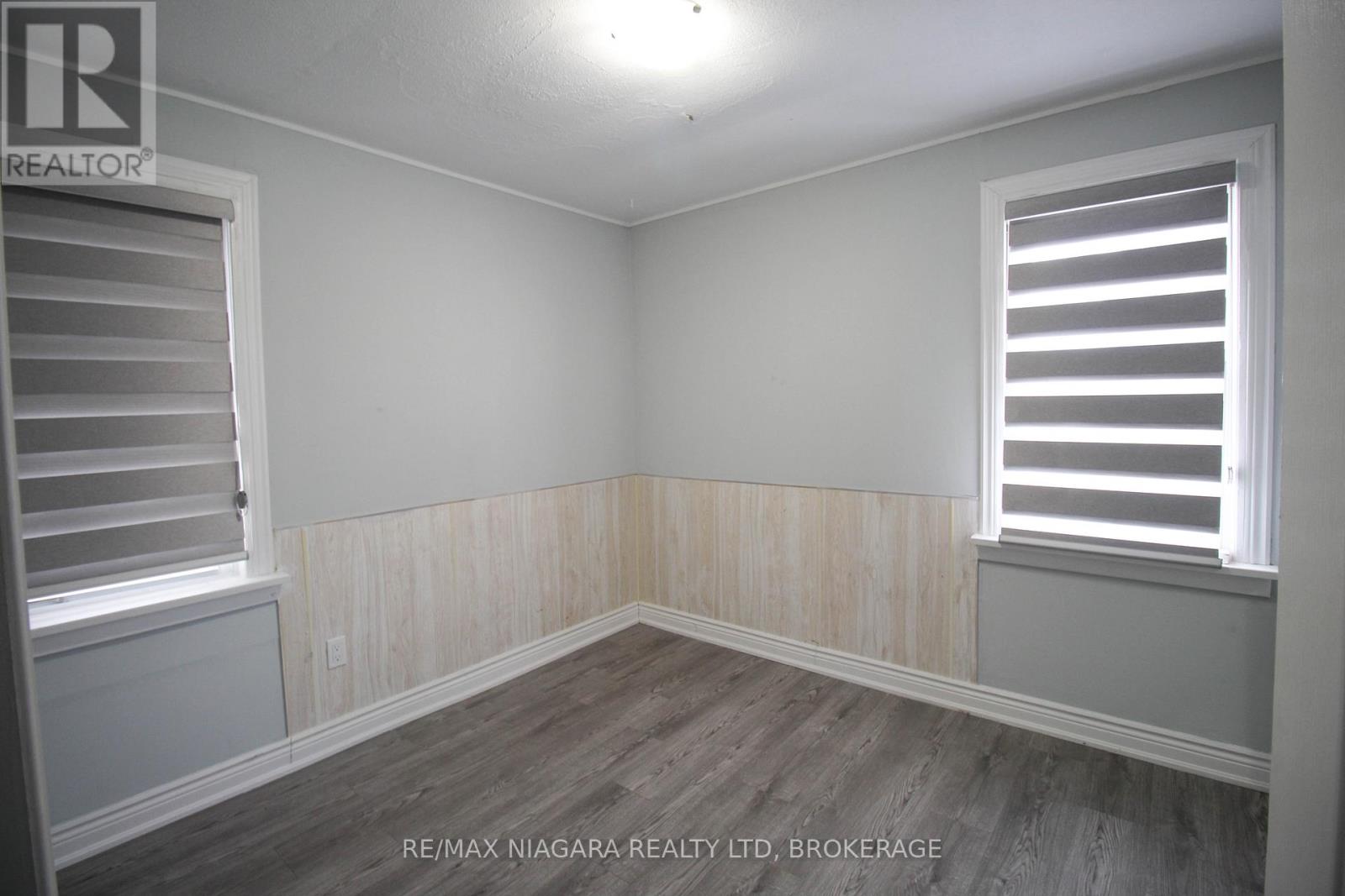 9 Inglewood Road, St. Catharines (Oakdale), Ontario  L2P 2C3 - Photo 9 - X12436623