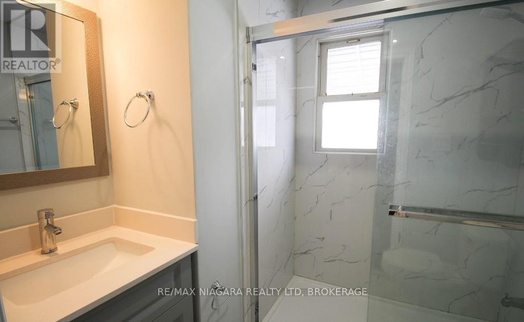 9 Inglewood Road, St. Catharines (Oakdale), Ontario  L2P 2C3 - Photo 7 - X12436623