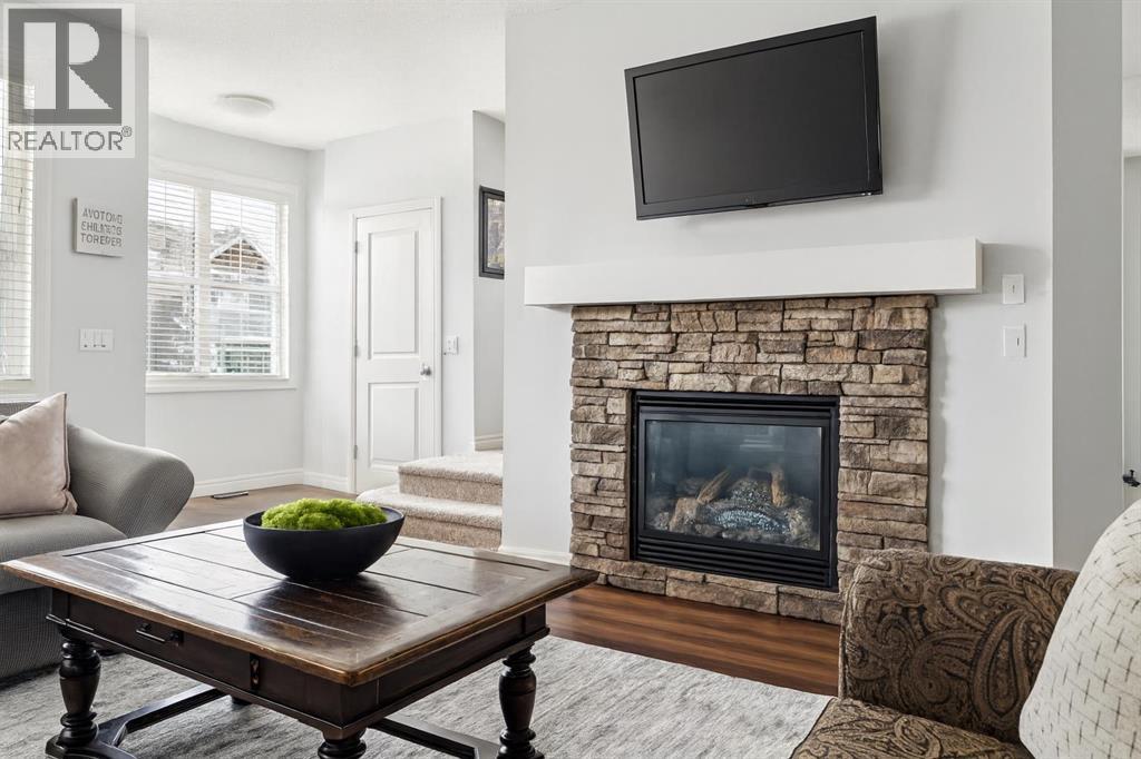 91 River Heights Green, Cochrane, Alberta  T4C 0Y4 - Photo 3 - A2270288