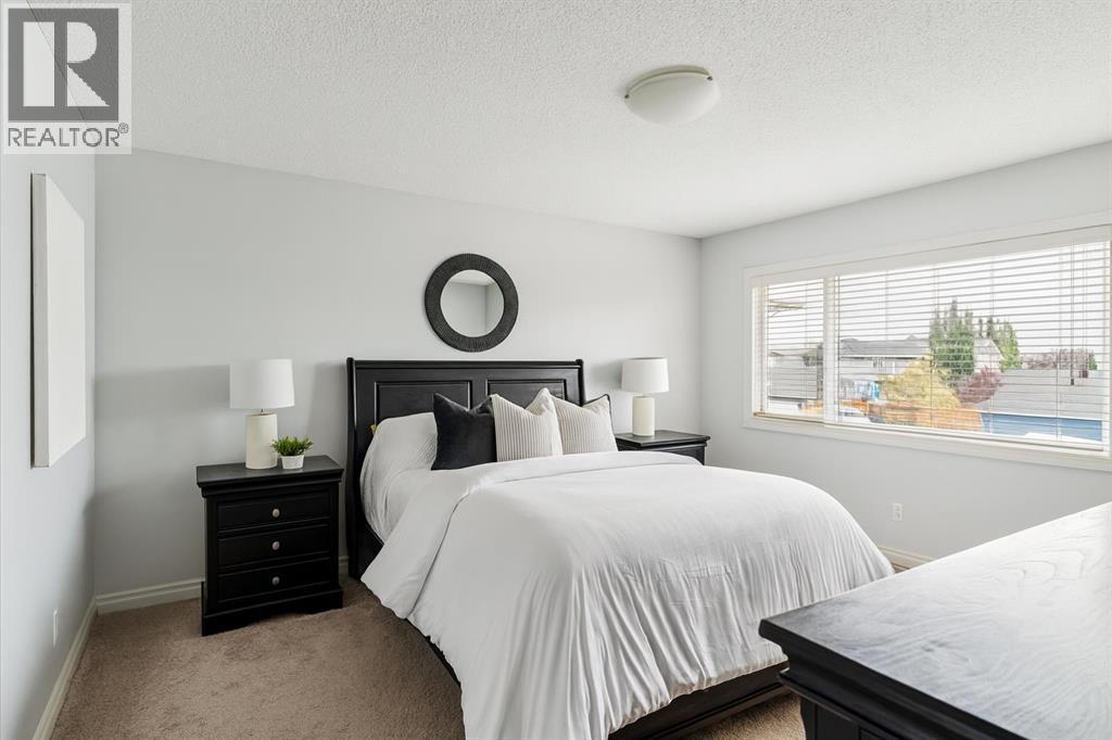 91 River Heights Green, Cochrane, Alberta  T4C 0Y4 - Photo 11 - A2270288