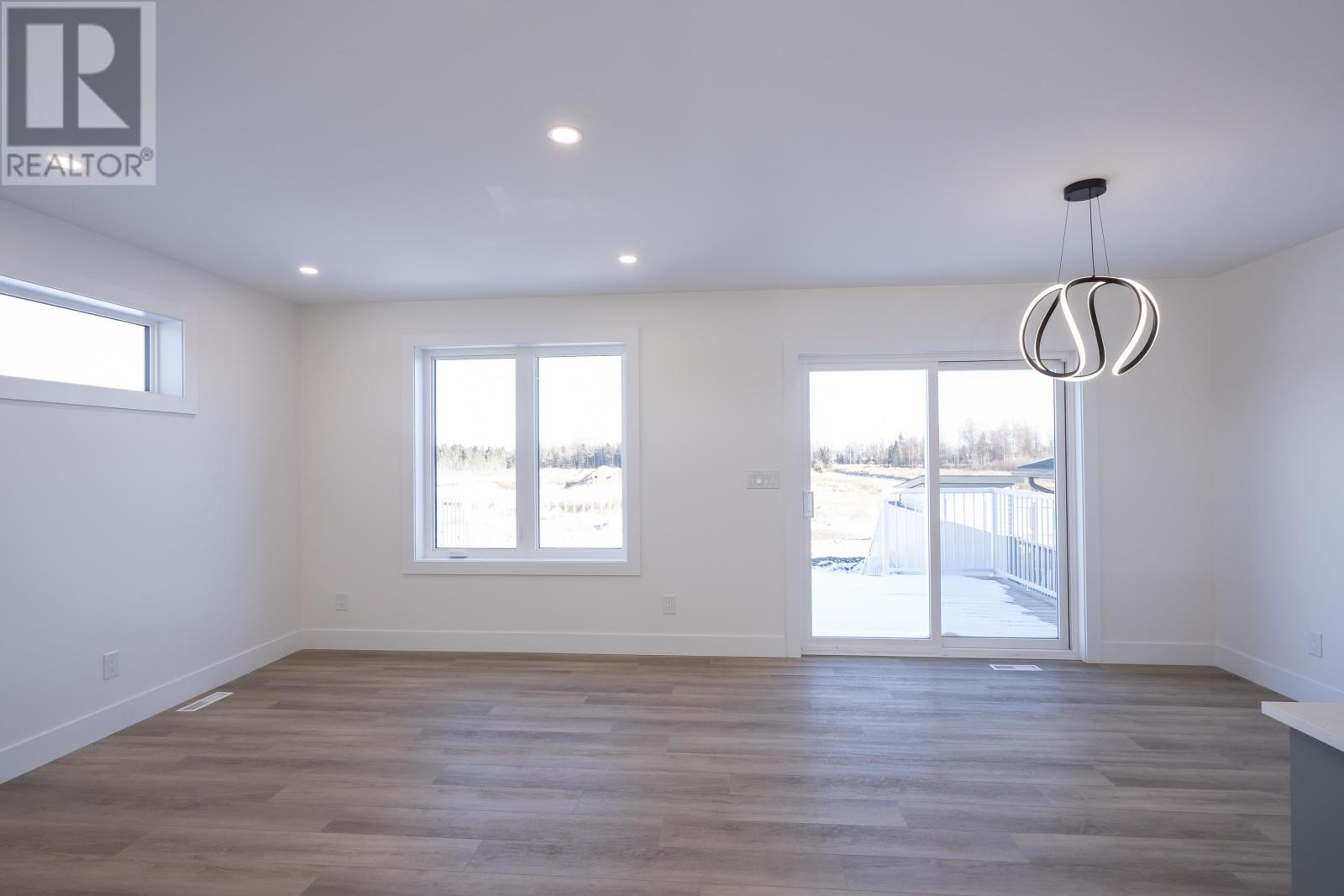 202 Bruin Cres, Thunder Bay, Ontario P7C 0C5 - Photo 3 - TB253615