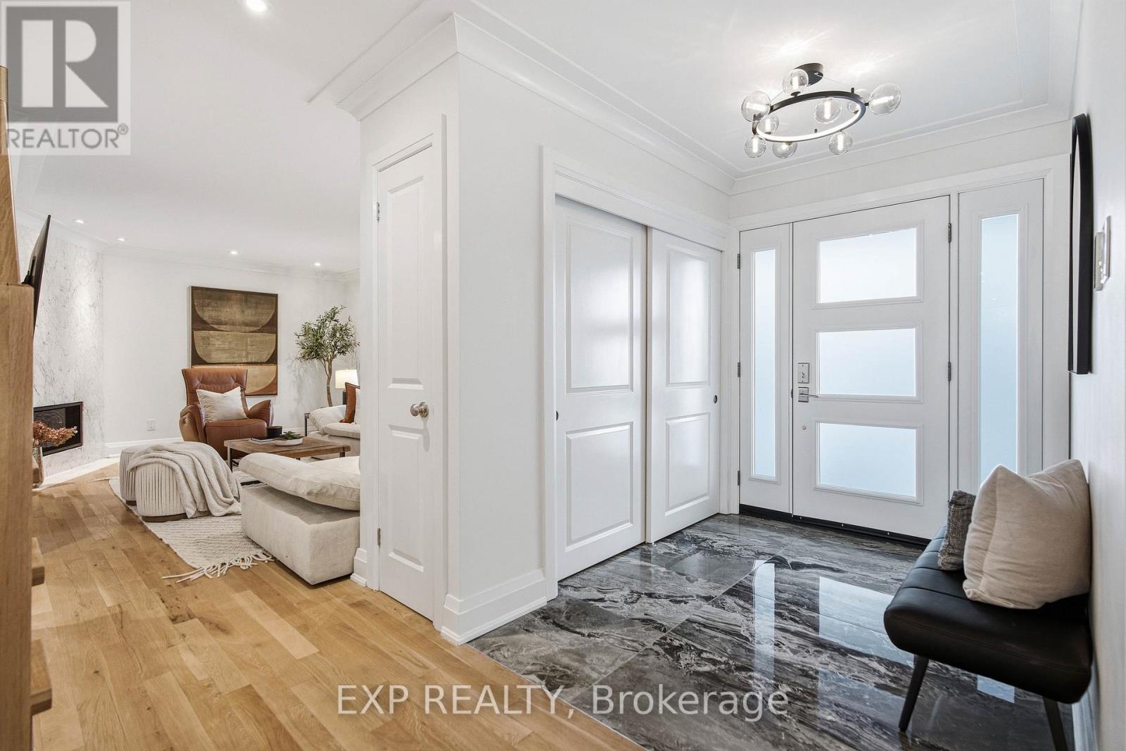 2159 Fillmore Crescent, Ottawa, Ontario  K1J 6A1 - Photo 3 - X12601500