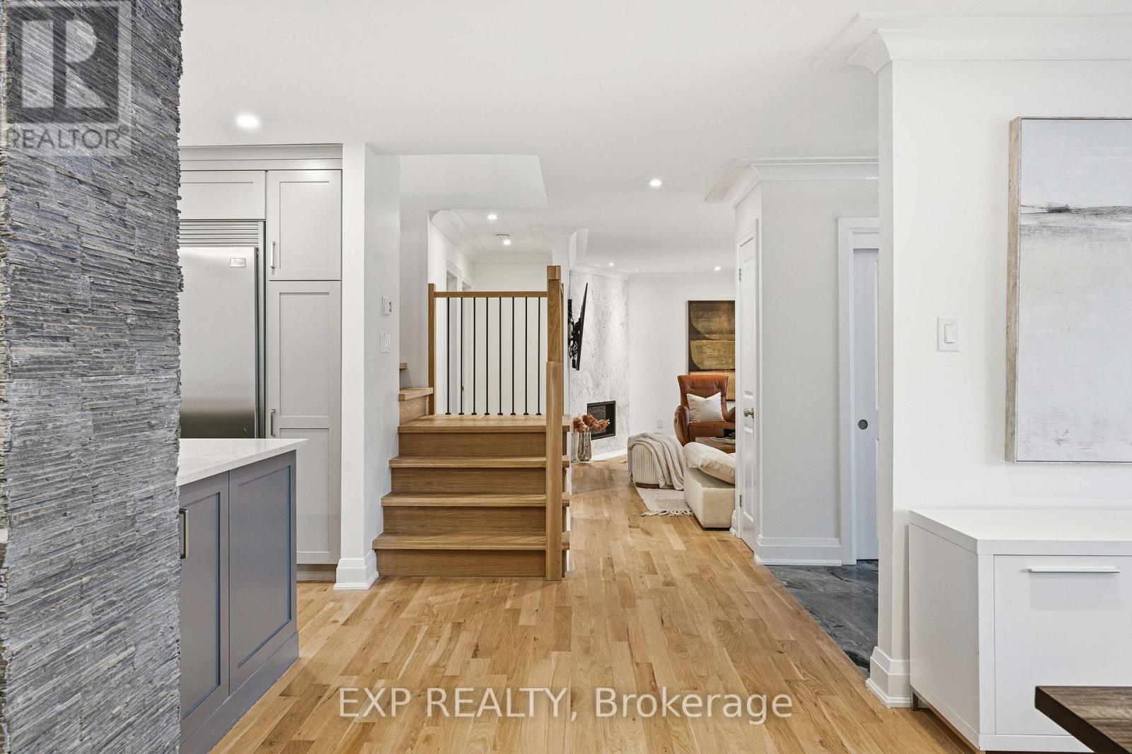 2159 Fillmore Crescent, Ottawa, Ontario  K1J 6A1 - Photo 4 - X12601500