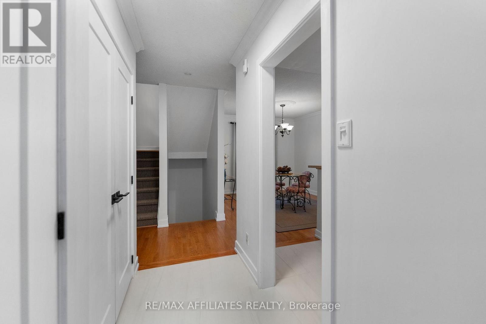 31 Exeter Drive, Ottawa, Ontario  K2J 1Z9 - Photo 4 - X12601596