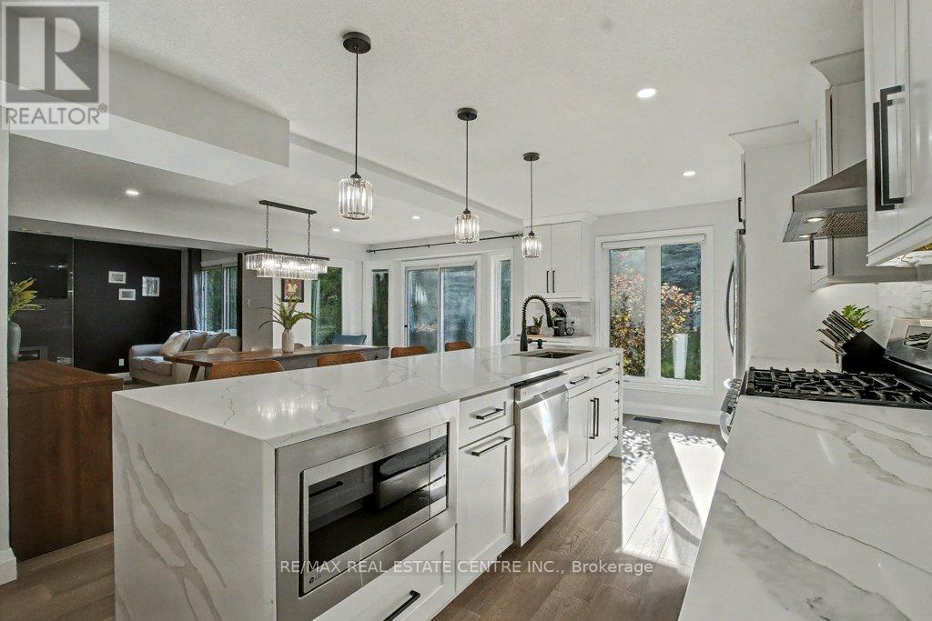 166 Westvale Drive, Waterloo, Ontario  N2T 1C2 - Photo 7 - X12479634