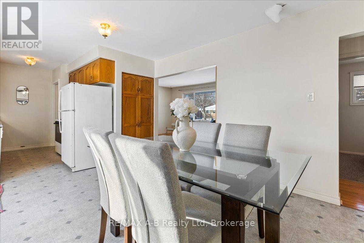 5 Mcdonald Street, Stratford, Ontario  N5A 4W4 - Photo 14 - X12601520