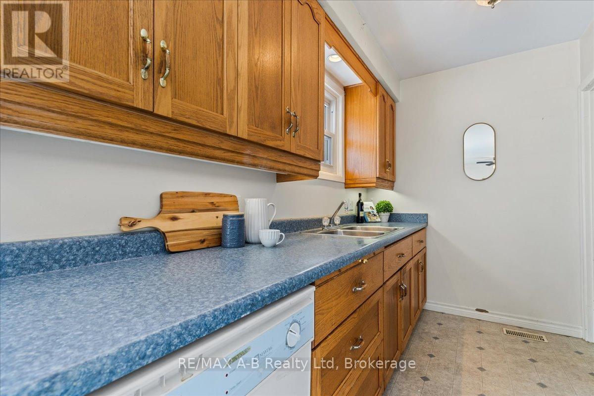 5 Mcdonald Street, Stratford, Ontario  N5A 4W4 - Photo 17 - X12601520