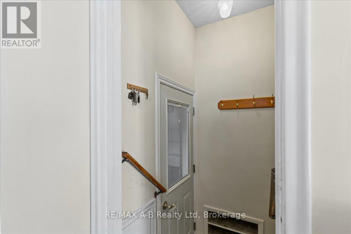 5 Mcdonald Street, Stratford, Ontario  N5A 4W4 - Photo 28 - X12601520