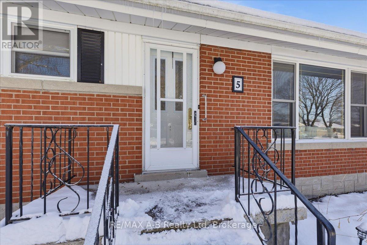 5 Mcdonald Street, Stratford, Ontario  N5A 4W4 - Photo 5 - X12601520