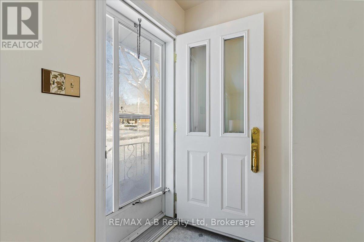 5 Mcdonald Street, Stratford, Ontario  N5A 4W4 - Photo 6 - X12601520