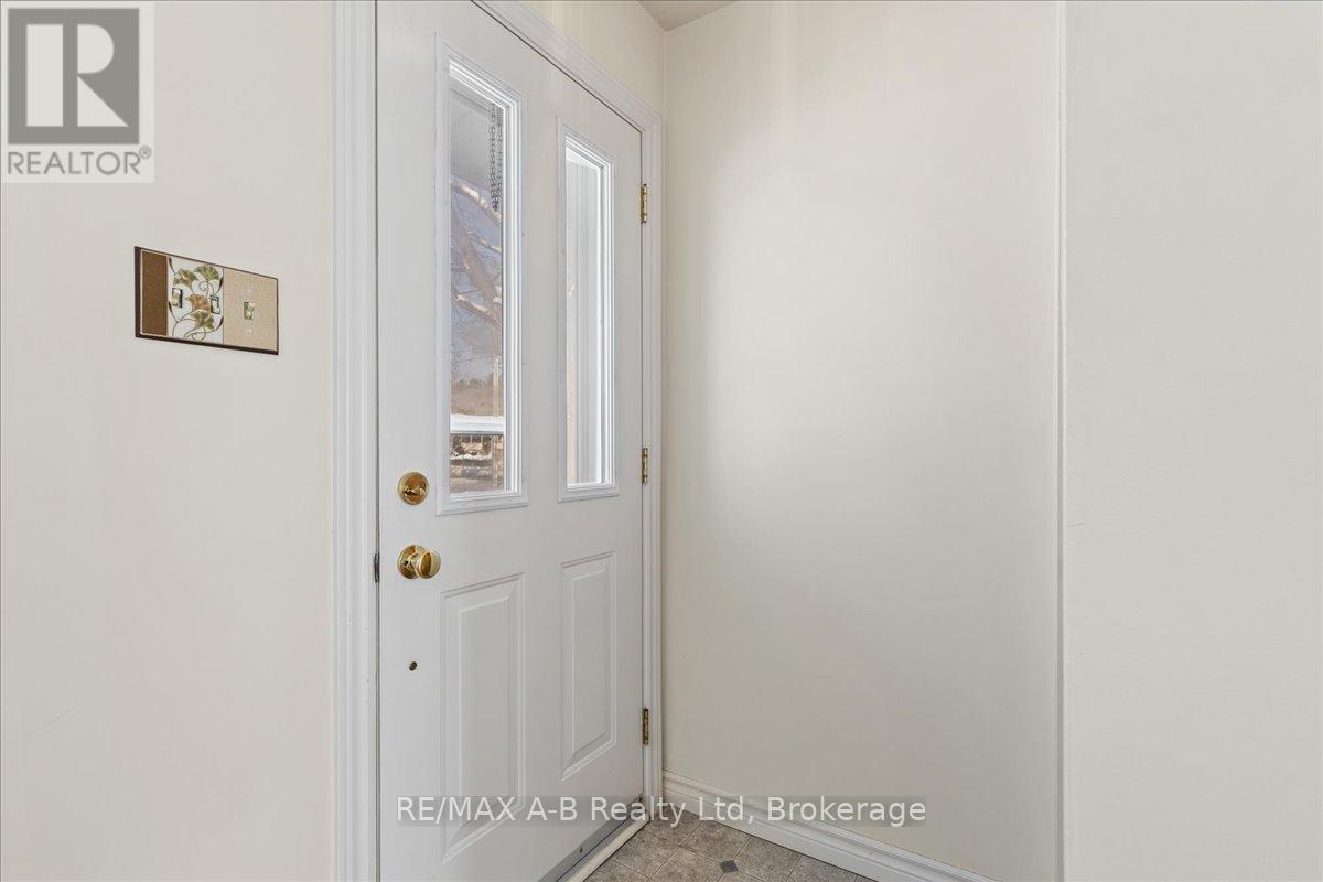 5 Mcdonald Street, Stratford, Ontario  N5A 4W4 - Photo 7 - X12601520