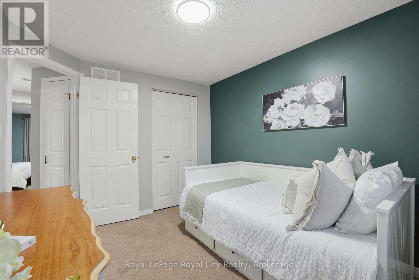 77 Severn Drive, Guelph, Ontario N1E 7L2 - Photo 14 - X12601652