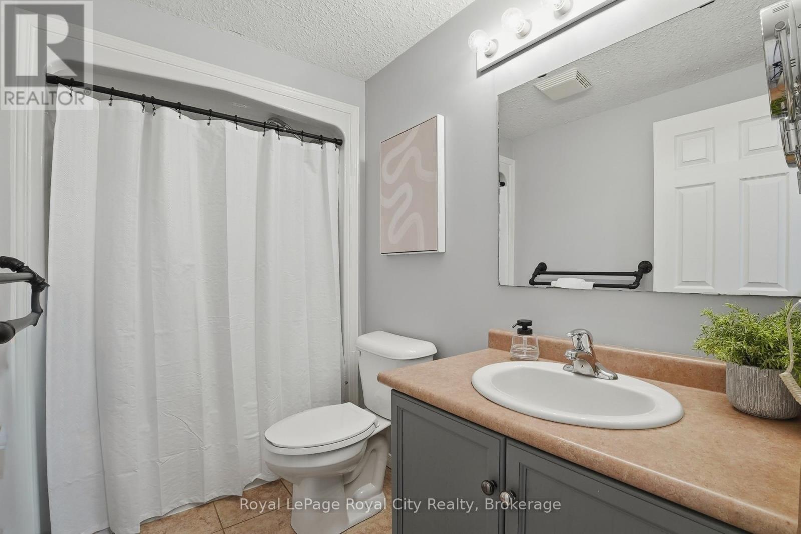 77 Severn Drive, Guelph, Ontario N1E 7L2 - Photo 17 - X12601652