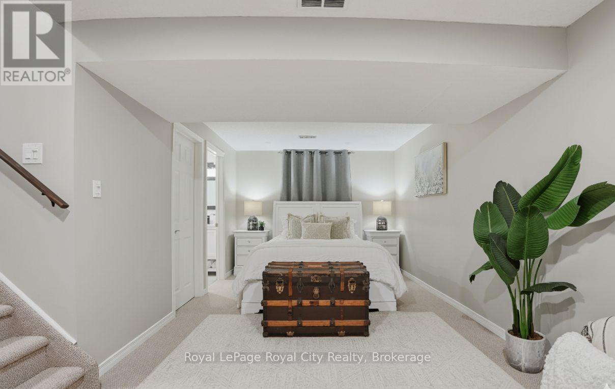 77 Severn Drive, Guelph, Ontario  N1E 7L2 - Photo 18 - X12601652