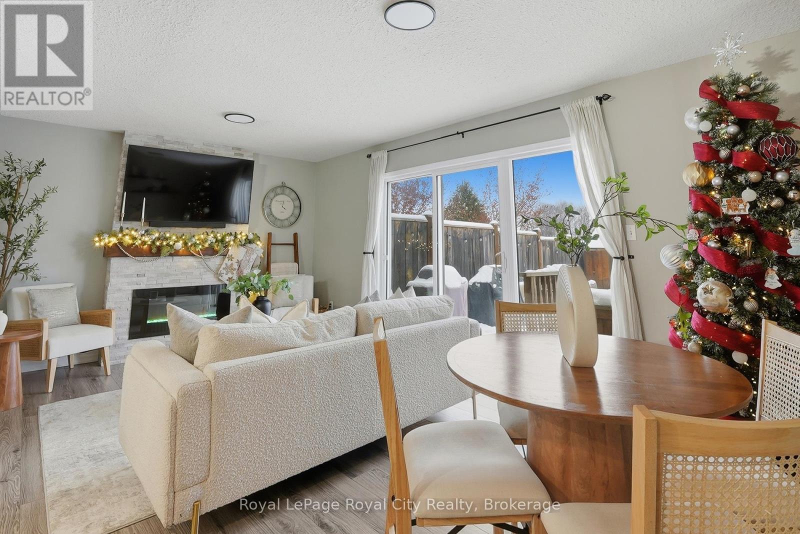 77 Severn Drive, Guelph, Ontario N1E 7L2 - Photo 4 - X12601652