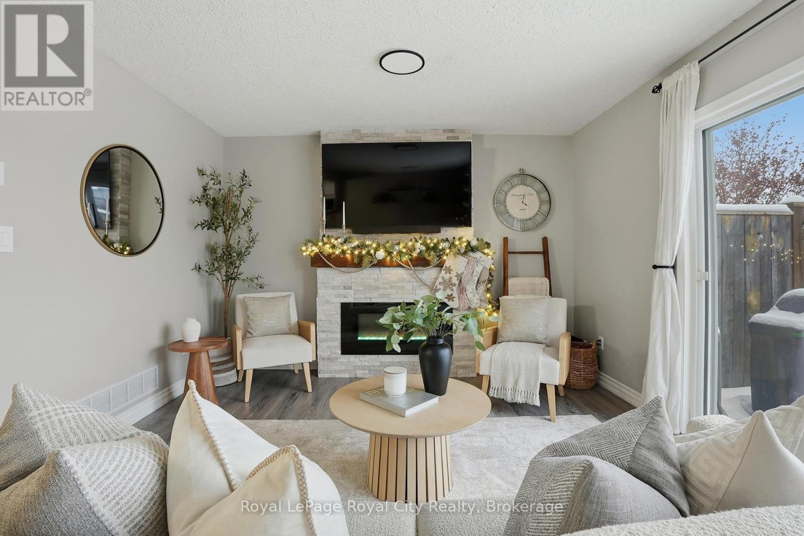 77 Severn Drive, Guelph, Ontario N1E 7L2 - Photo 5 - X12601652