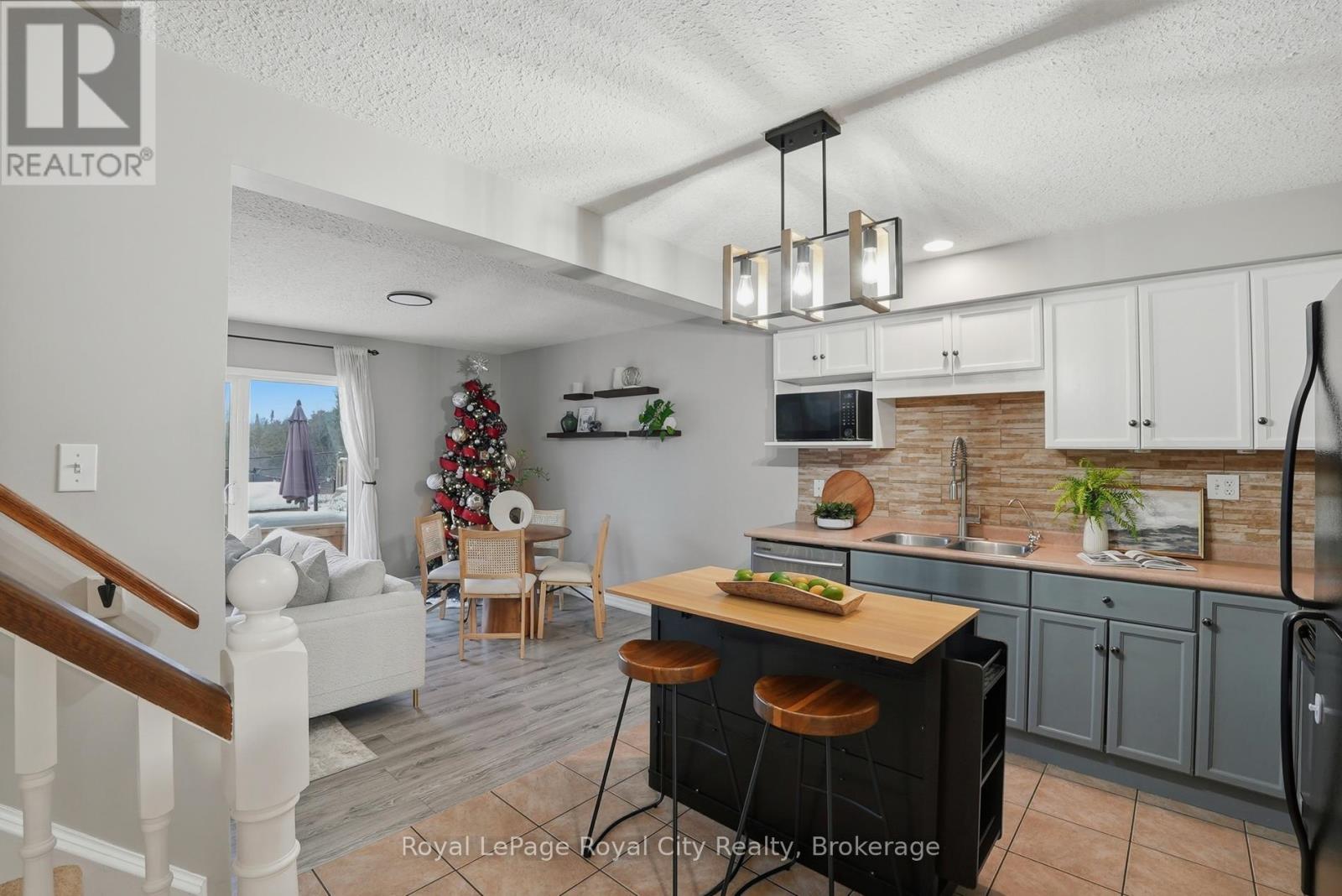 77 Severn Drive, Guelph, Ontario N1E 7L2 - Photo 7 - X12601652