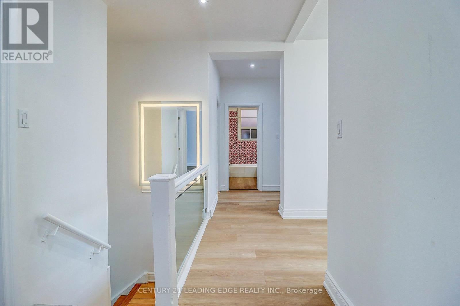 7 Ellsworth Avenue, Toronto, Ontario  M6G 2K4 - Photo 13 - C12601498