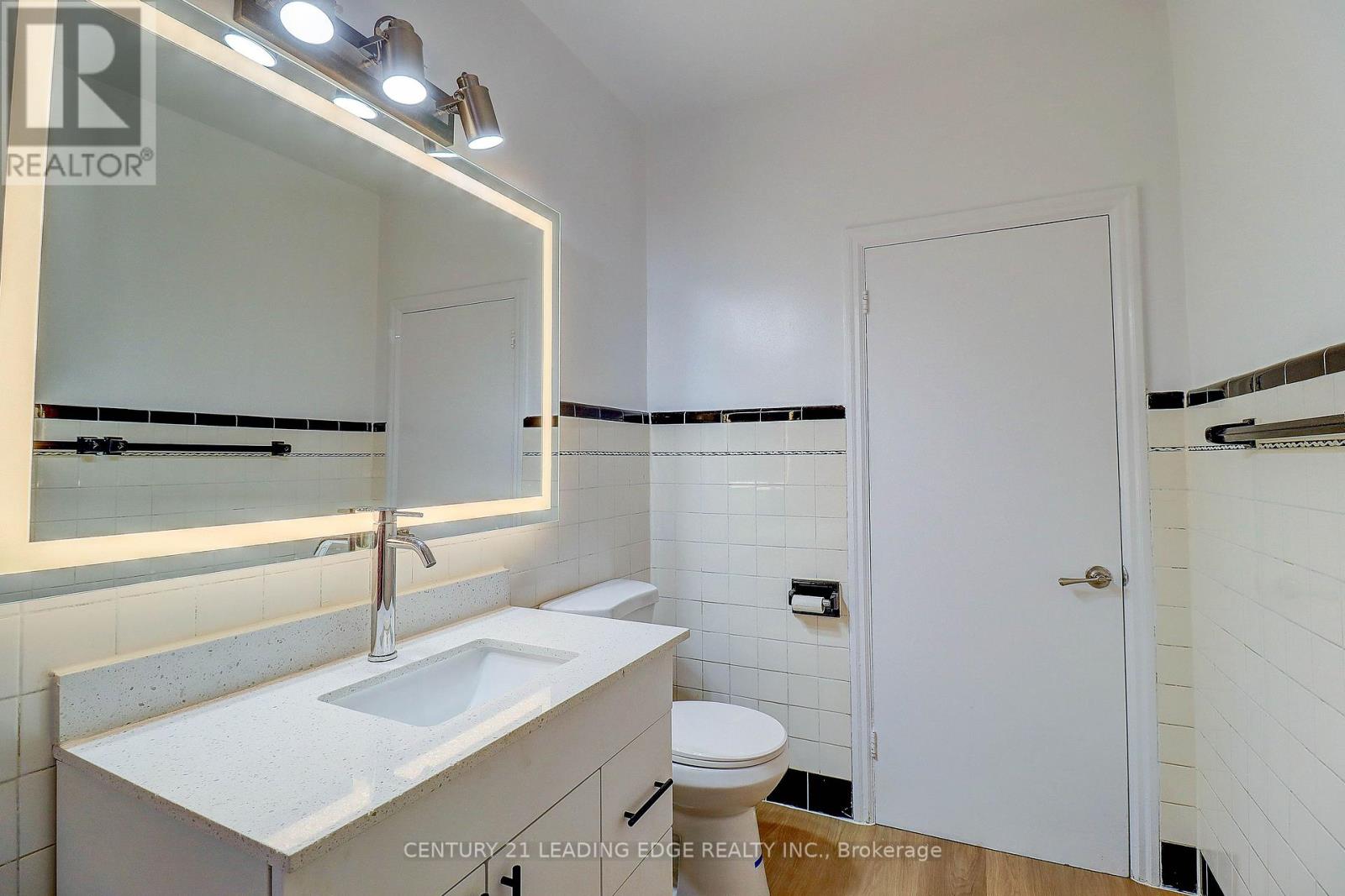 7 Ellsworth Avenue, Toronto, Ontario  M6G 2K4 - Photo 16 - C12601498