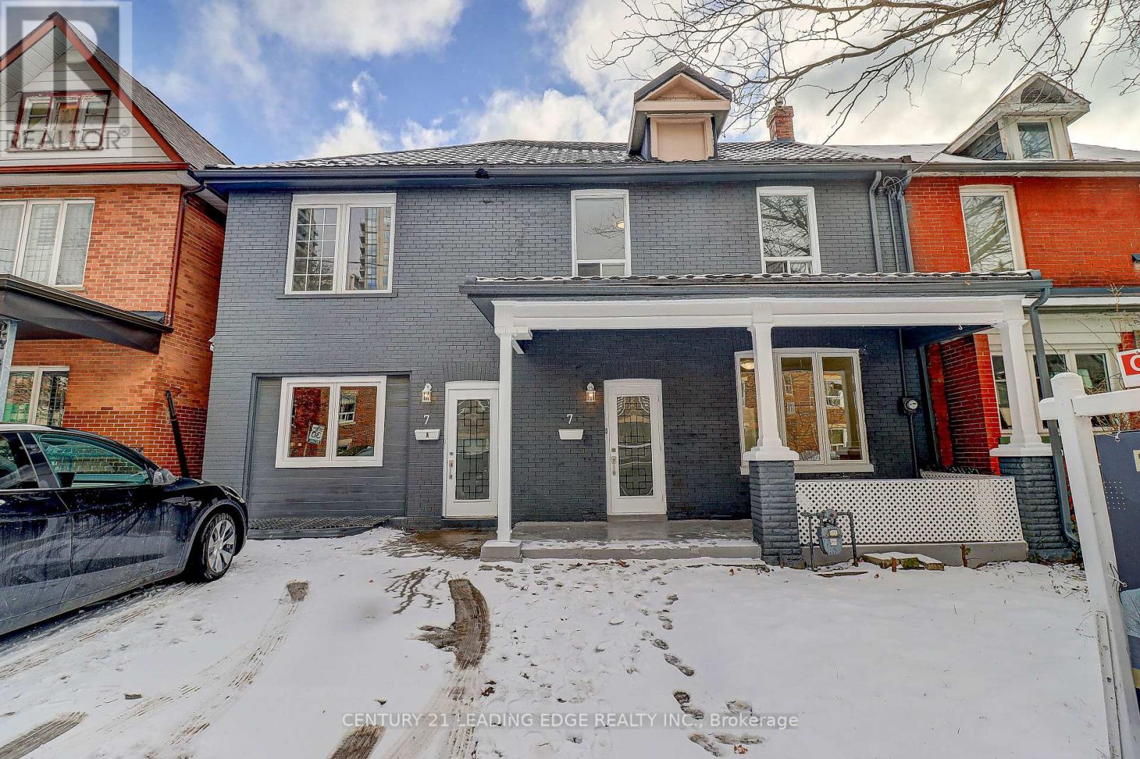 7 Ellsworth Avenue, Toronto, Ontario  M6G 2K4 - Photo 2 - C12601498