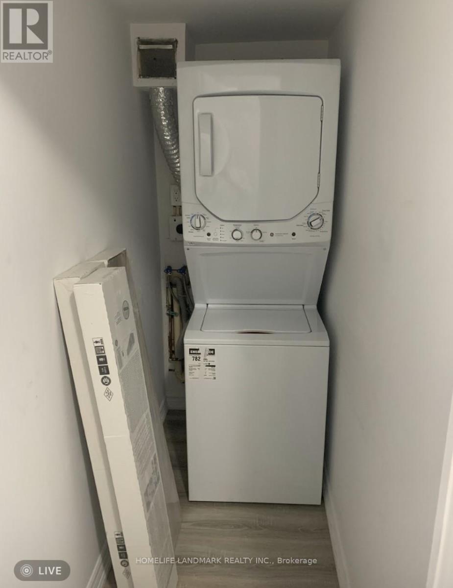 2413 - 633 Bay Street, Toronto, Ontario  M5G 2G4 - Photo 11 - C12601516