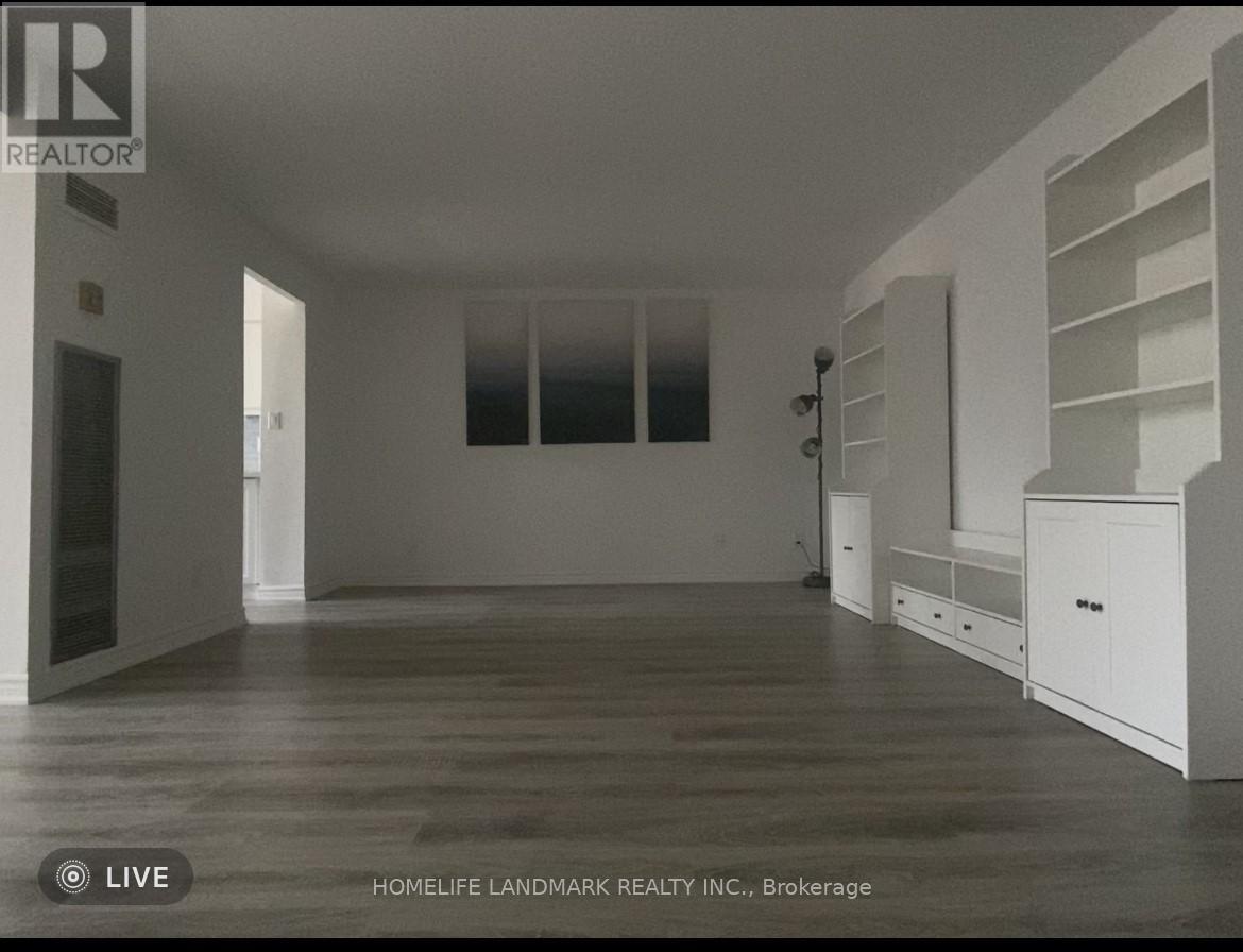 2413 - 633 Bay Street, Toronto, Ontario  M5G 2G4 - Photo 4 - C12601516