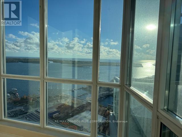 2311 - 218 Queens Quay W, Toronto (Waterfront Communities), Ontario  M5J 2Y6 - Photo 3 - C12601580