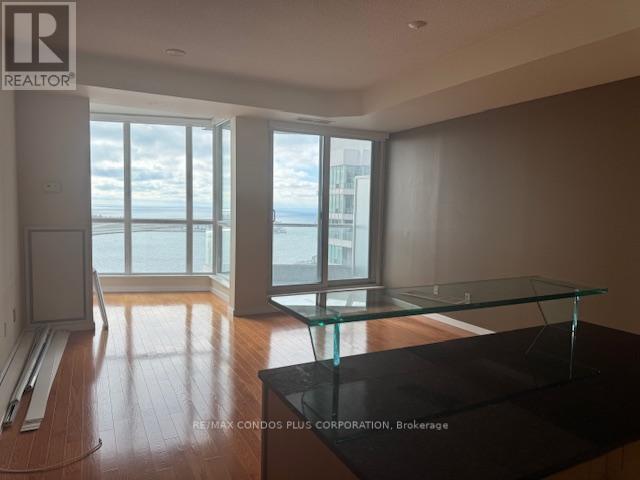 2311 - 218 Queens Quay W, Toronto (Waterfront Communities), Ontario  M5J 2Y6 - Photo 5 - C12601580