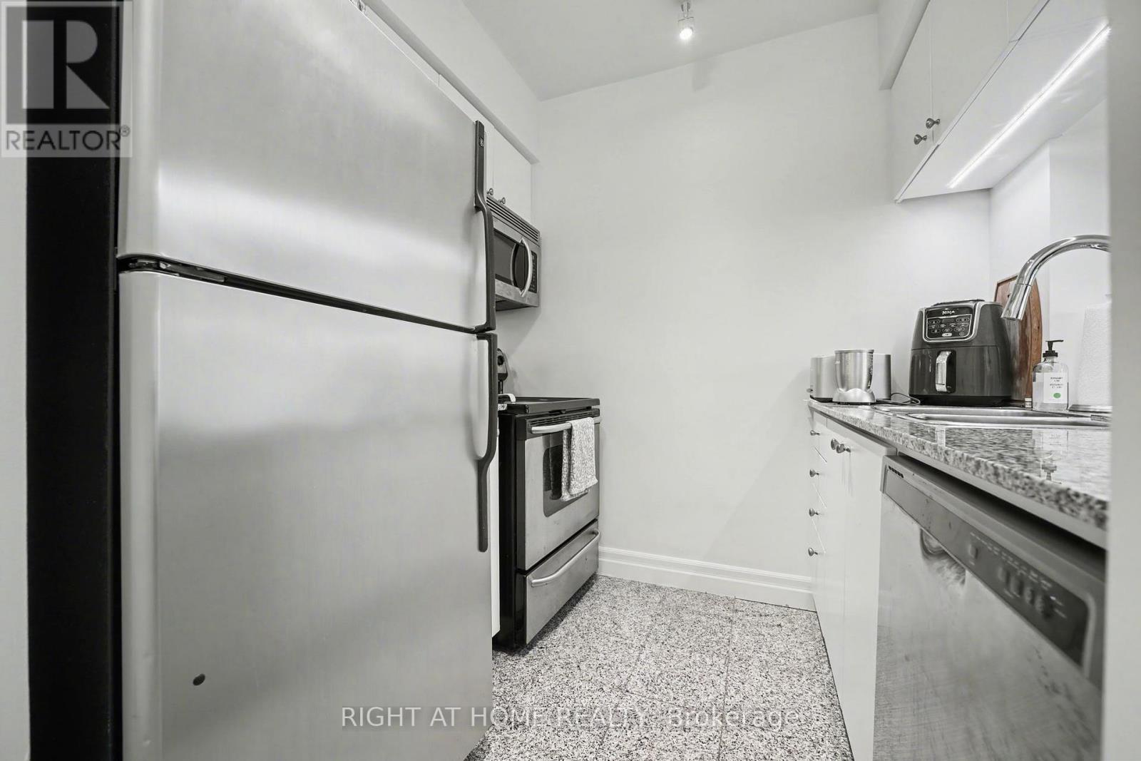 1308 - 8 Scollard Street, Toronto, Ontario  M5R 1M2 - Photo 17 - C12601588