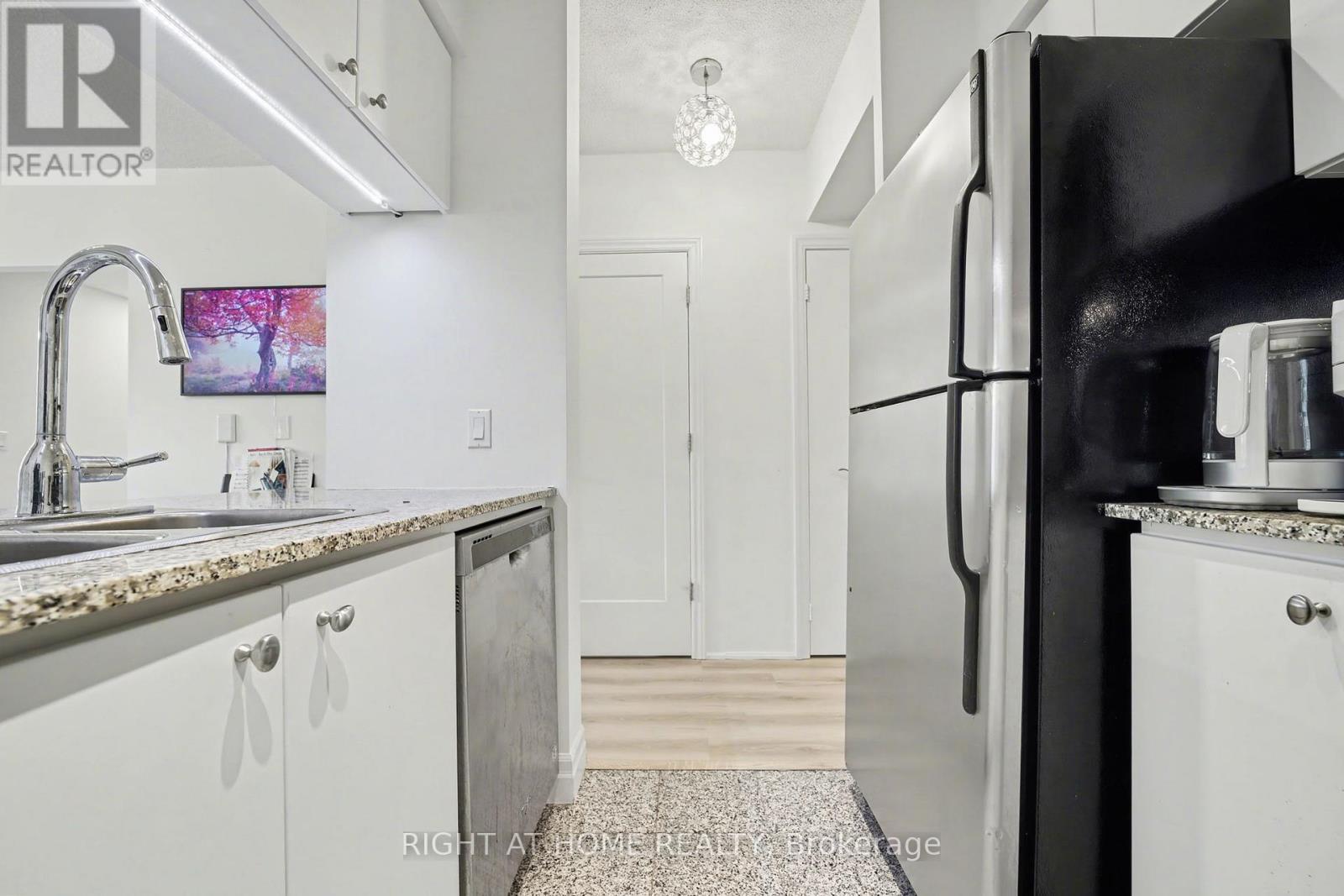 1308 - 8 Scollard Street, Toronto, Ontario  M5R 1M2 - Photo 20 - C12601588