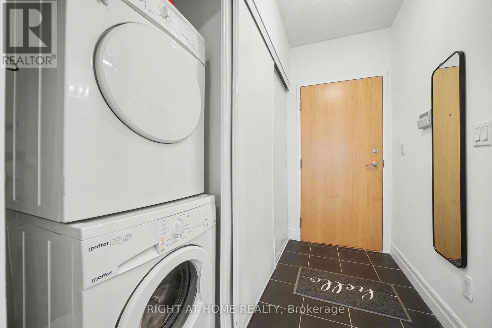 1308 - 8 Scollard Street, Toronto, Ontario  M5R 1M2 - Photo 6 - C12601588