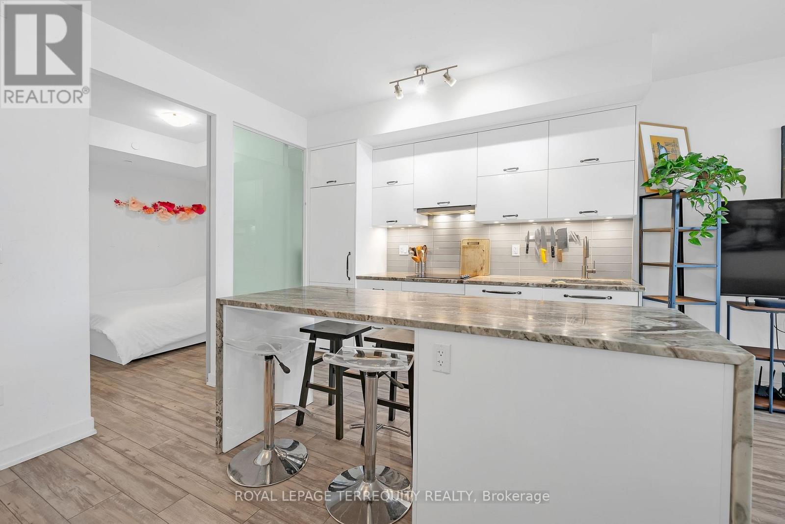 510 - 106 Dovercourt Road, Toronto, Ontario  M6J 0G4 - Photo 7 - C12601592