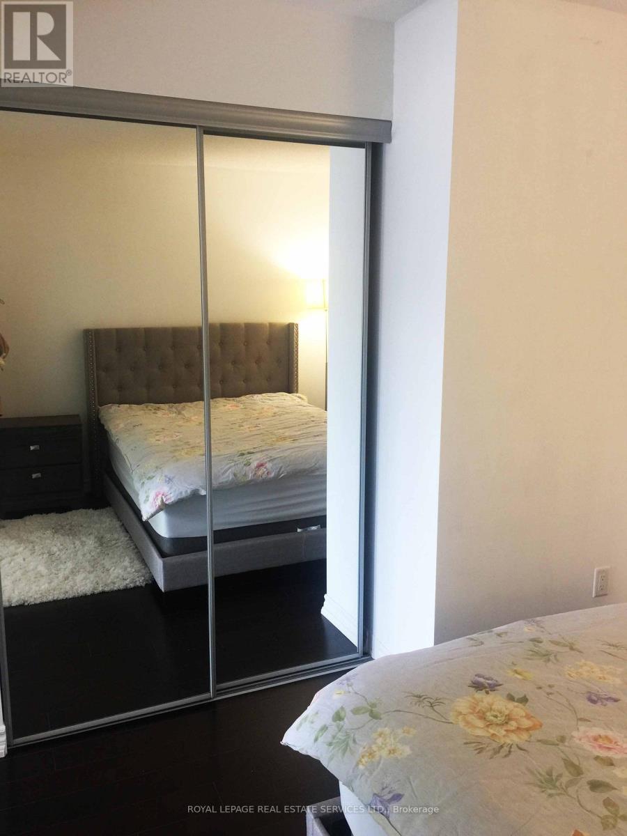 1219 - 386 Yonge Street, Toronto, Ontario M5G 2K2 - Photo 7 - C12601634