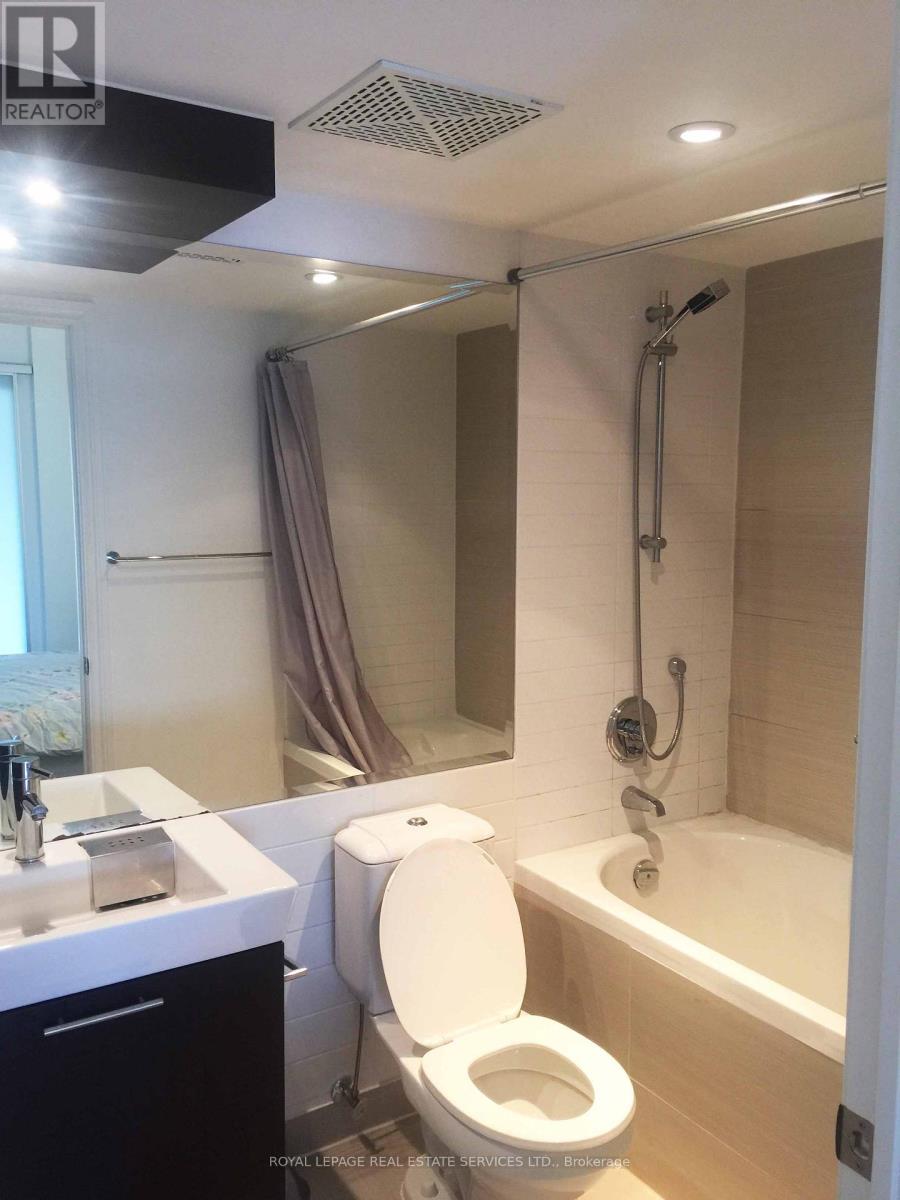 1219 - 386 Yonge Street, Toronto, Ontario M5G 2K2 - Photo 8 - C12601634