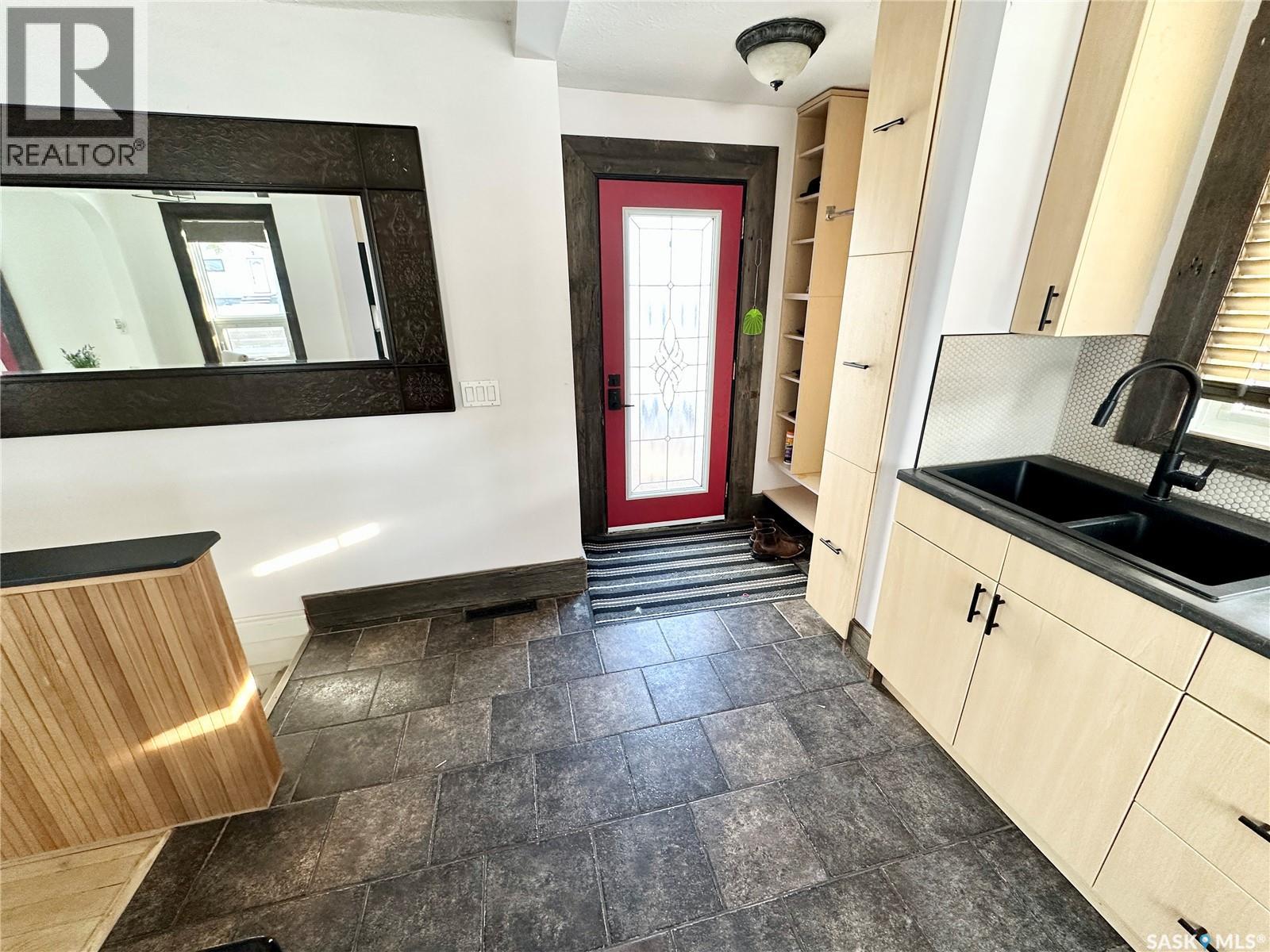 529 Montgomery Street, Midale, Saskatchewan  S0C 1S0 - Photo 12 - SK025203