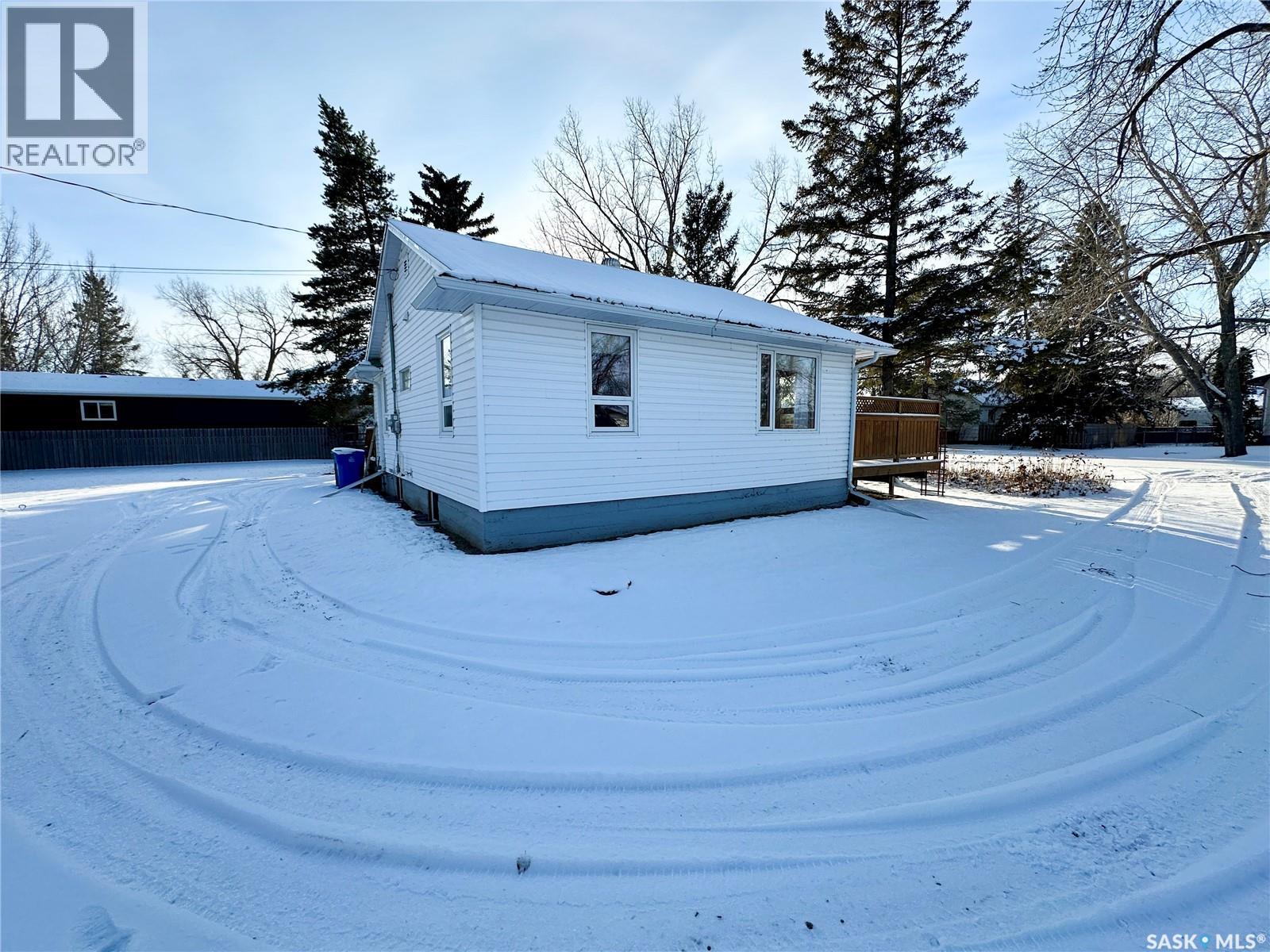 529 Montgomery Street, Midale, Saskatchewan  S0C 1S0 - Photo 4 - SK025203
