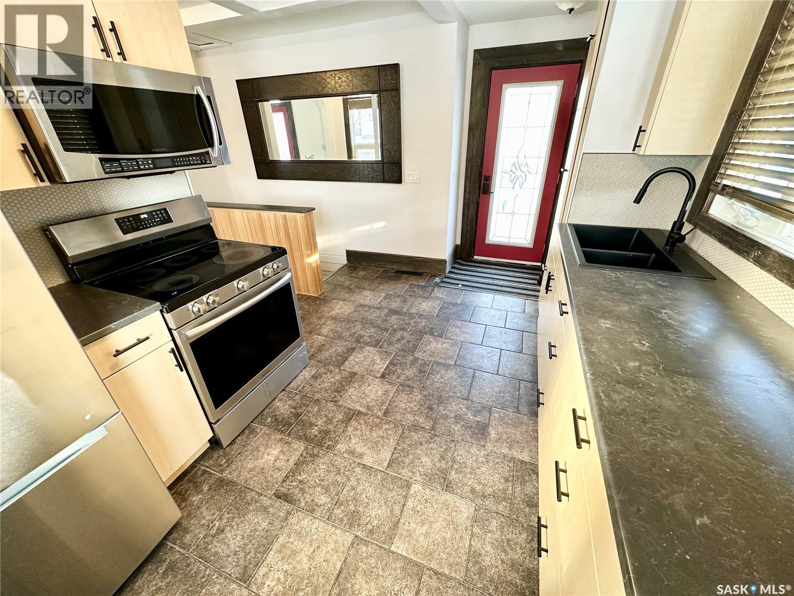 529 Montgomery Street, Midale, Saskatchewan  S0C 1S0 - Photo 9 - SK025203