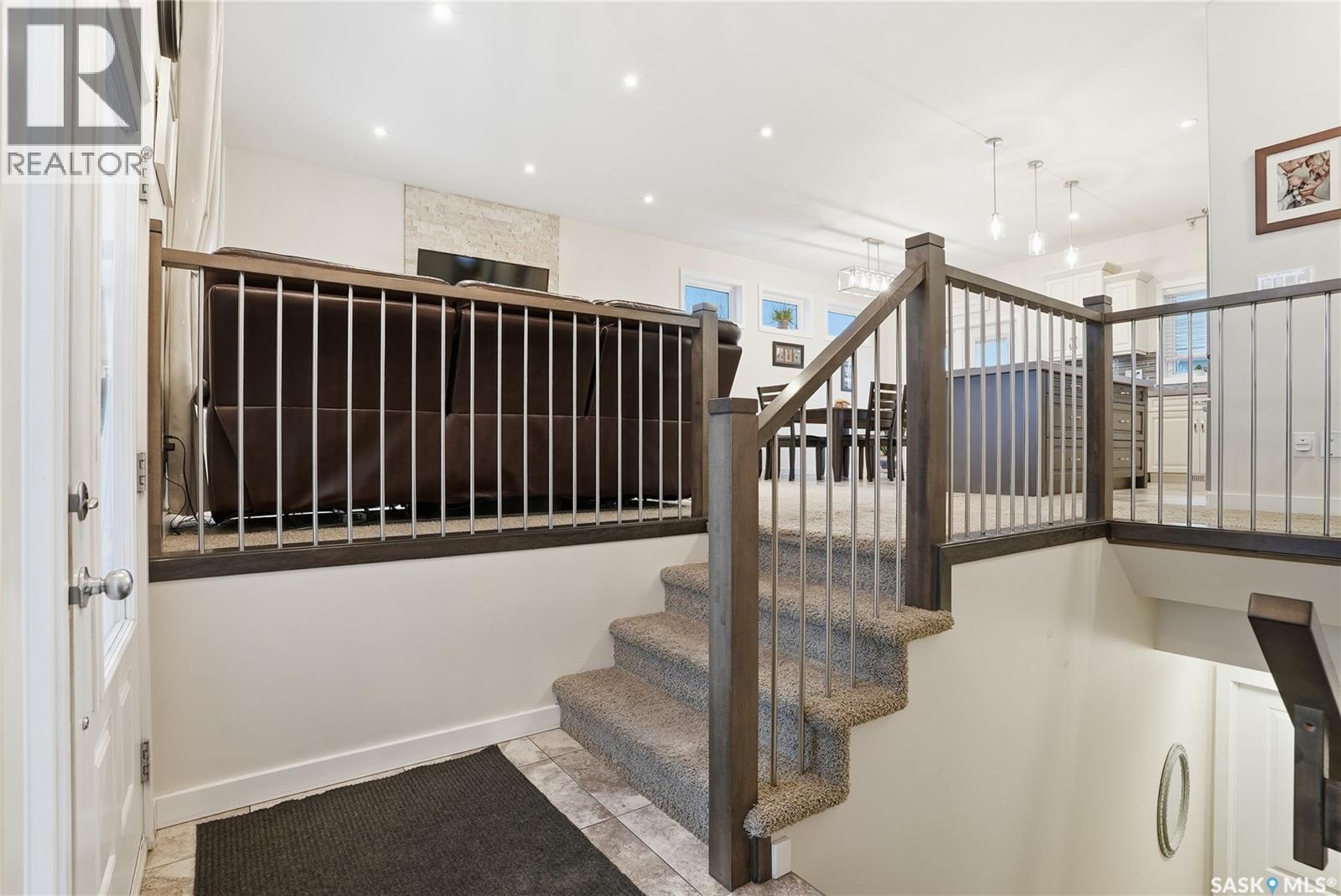 439 Senick Bay, Saskatoon, Saskatchewan  S7T 0P5 - Photo 3 - SK025185