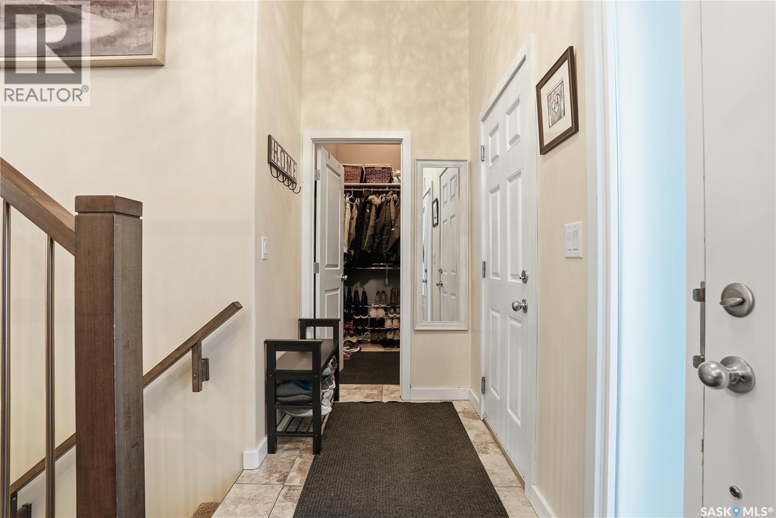 439 Senick Bay, Saskatoon, Saskatchewan  S7T 0P5 - Photo 4 - SK025185