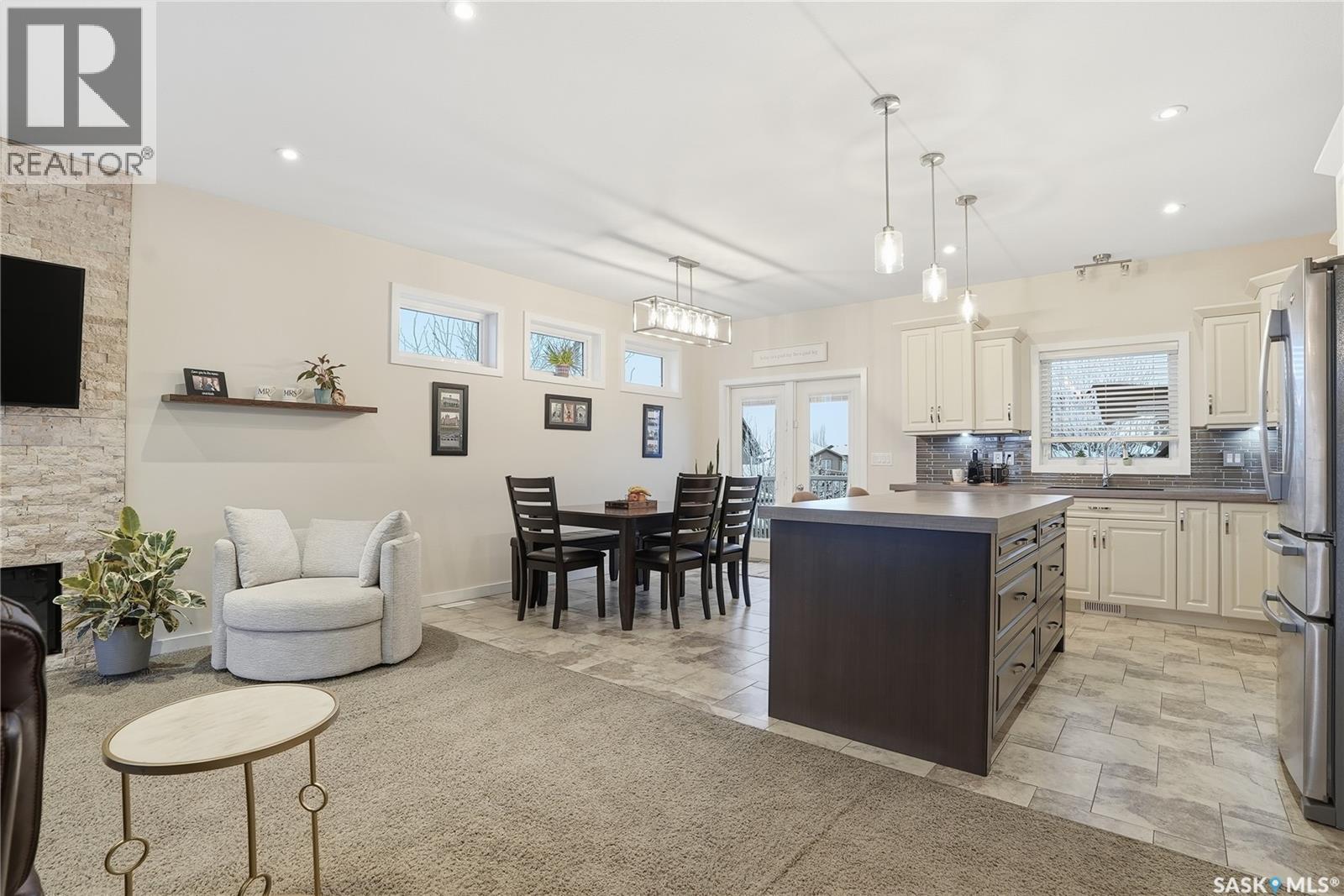 439 Senick Bay, Saskatoon, Saskatchewan  S7T 0P5 - Photo 6 - SK025185