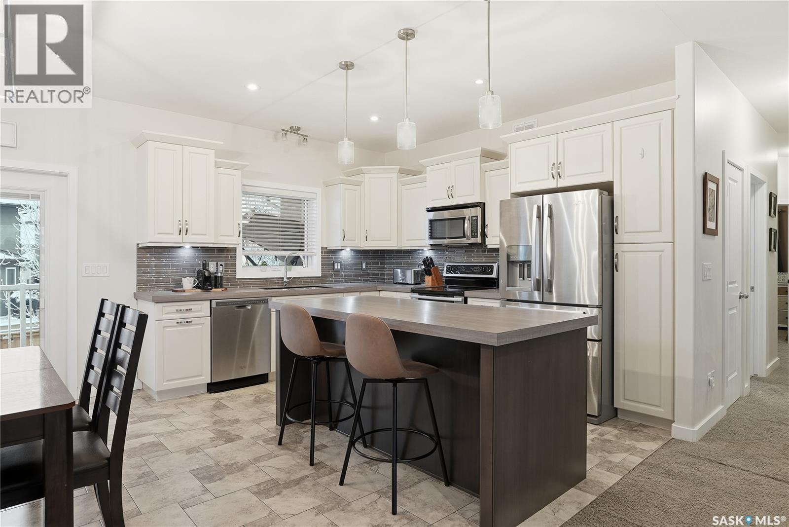 439 Senick Bay, Saskatoon, Saskatchewan  S7T 0P5 - Photo 7 - SK025185