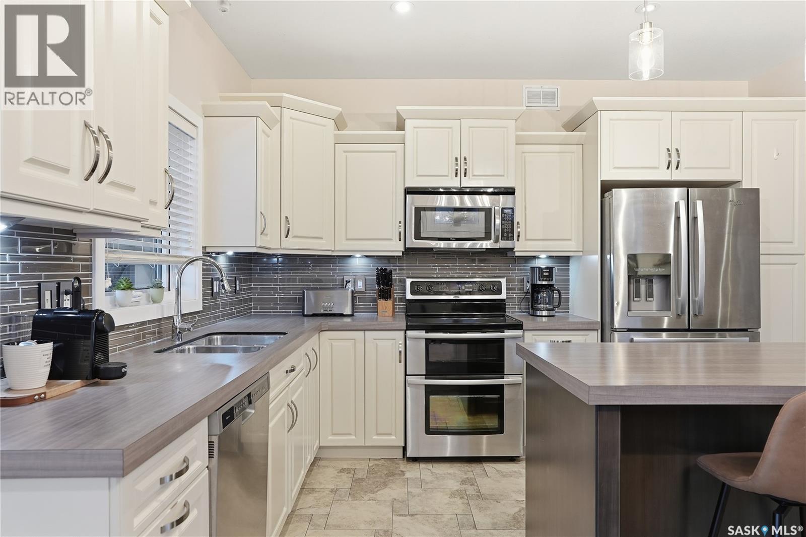 439 Senick Bay, Saskatoon, Saskatchewan  S7T 0P5 - Photo 8 - SK025185