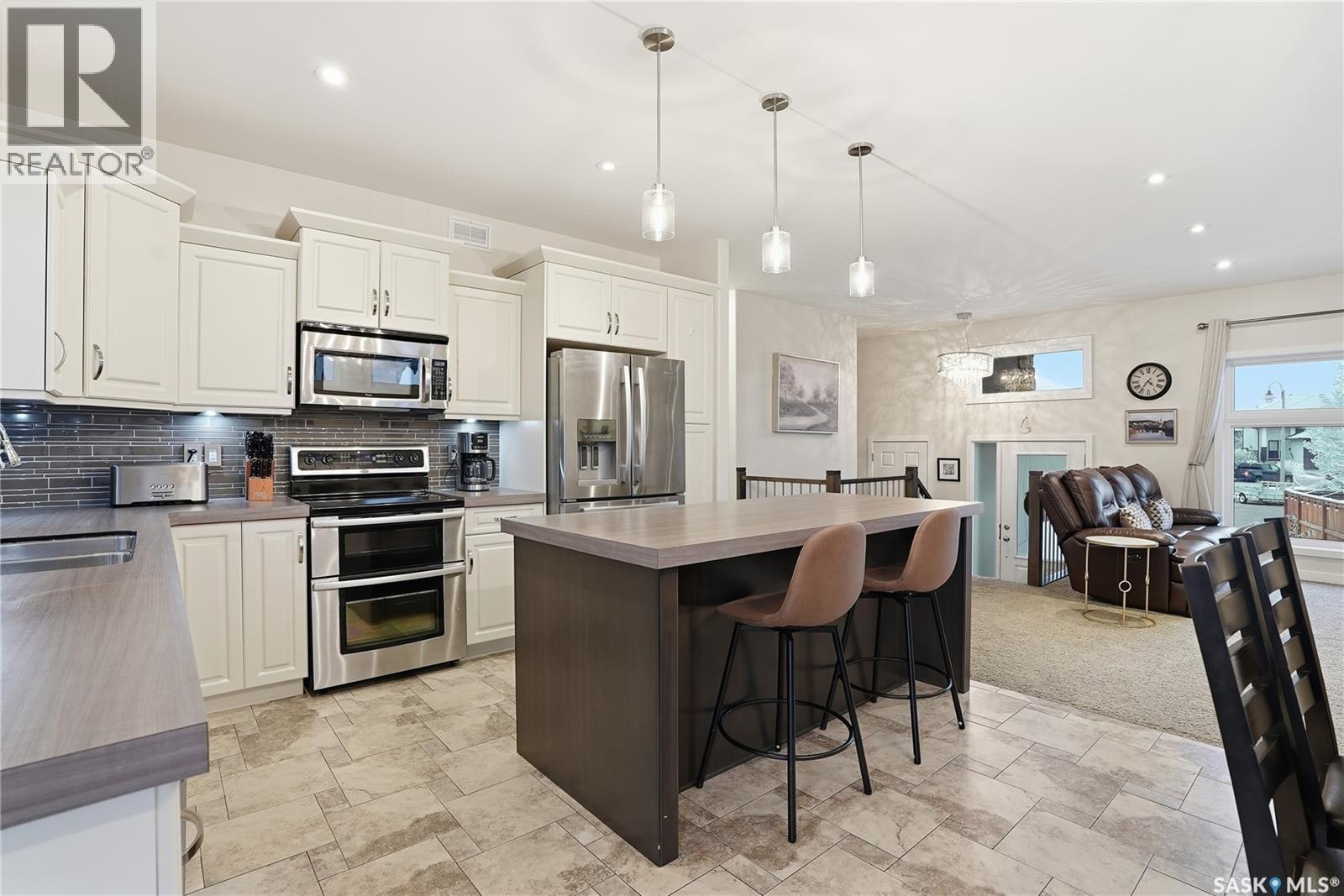 439 Senick Bay, Saskatoon, Saskatchewan  S7T 0P5 - Photo 9 - SK025185