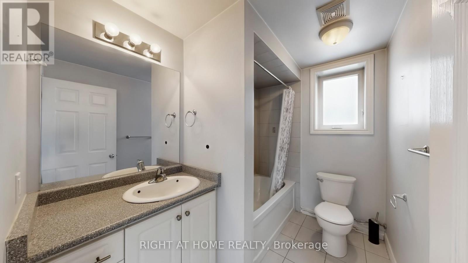 218 Main Street N, Newmarket, Ontario L3Y 9B2 - Photo 25 - N12601490