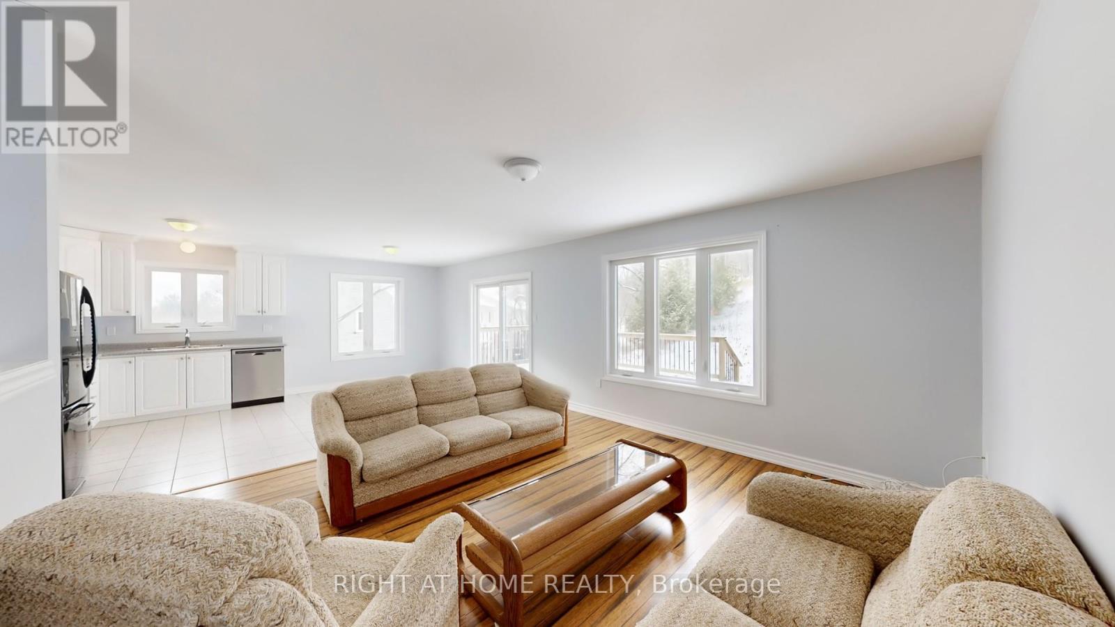 218 Main Street N, Newmarket, Ontario L3Y 9B2 - Photo 5 - N12601490