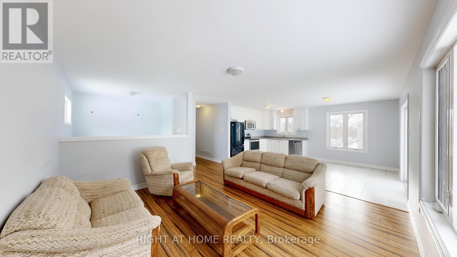 218 Main Street N, Newmarket, Ontario L3Y 9B2 - Photo 6 - N12601490