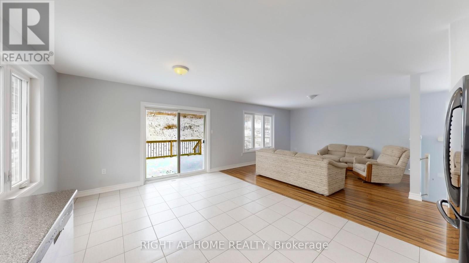 218 Main Street N, Newmarket, Ontario L3Y 9B2 - Photo 8 - N12601490